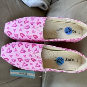 TOMS pink heart shoes
